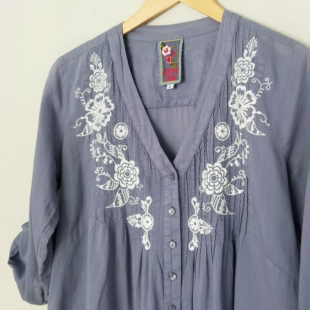 Johnny Was Blue White Embroidered Pintuck Pleats Rolled Tab Sleeves Blouse Top S - Picture 7 of 14